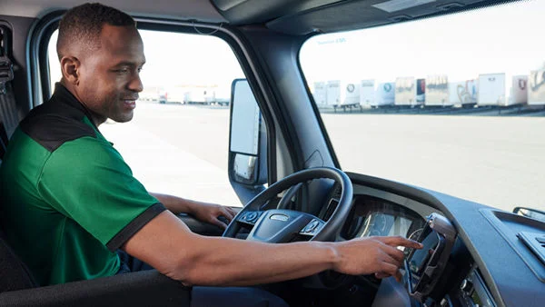 ODFL Driver Using ELD System